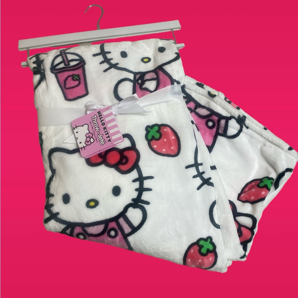 Hello Kitty strawberry and milkshake plush throw